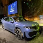 بي إم دبليو اي اكس 3 تفوز بجائزة أفضل سيارة كهربائية في العالم لعام 2026