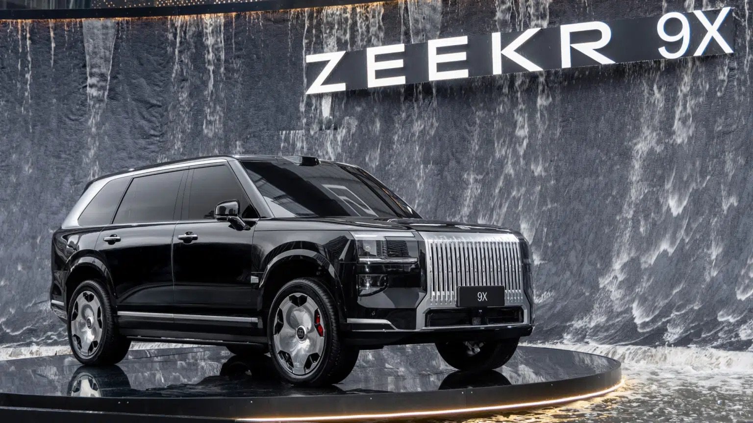 زيكر X9 2026..القوة الصاعدة التي تهيمن على قطاع الـ SUV الفاخر وتتحدى العمالقة