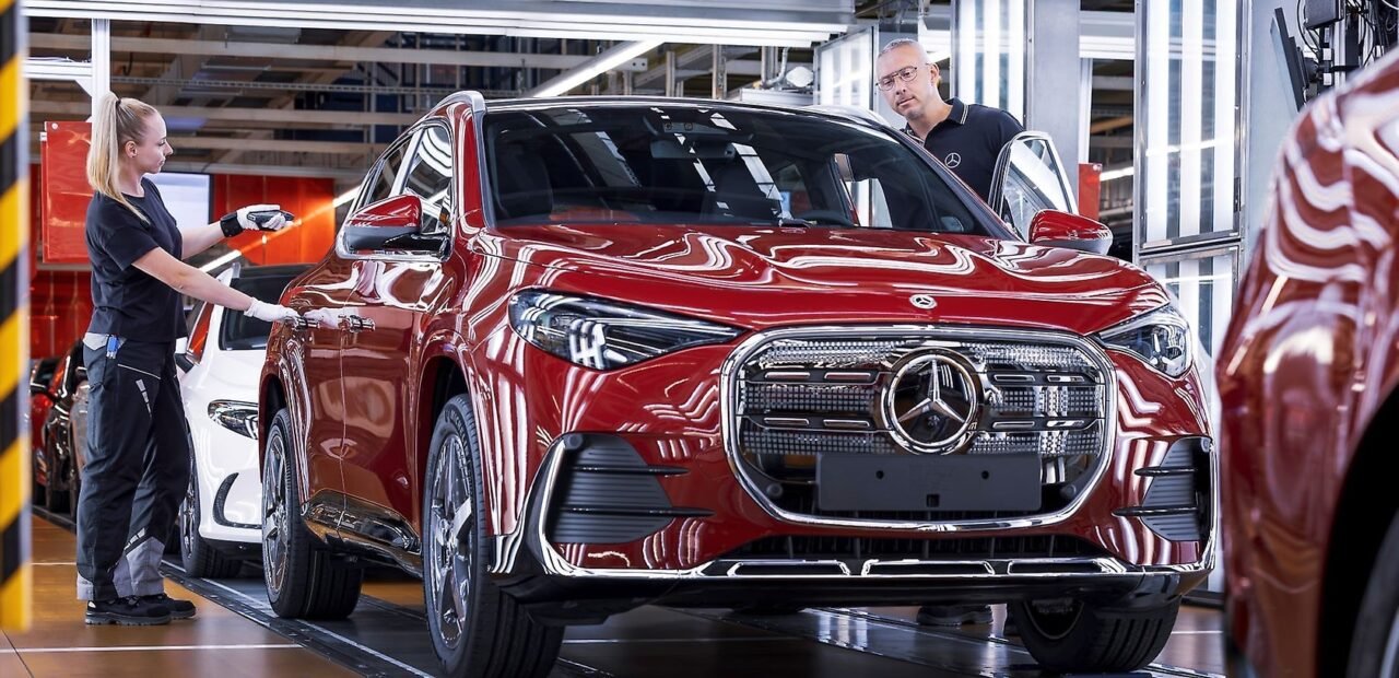مرسيدس-بنز GLA الجديدة على خط الإنتاج في مصنع راستات