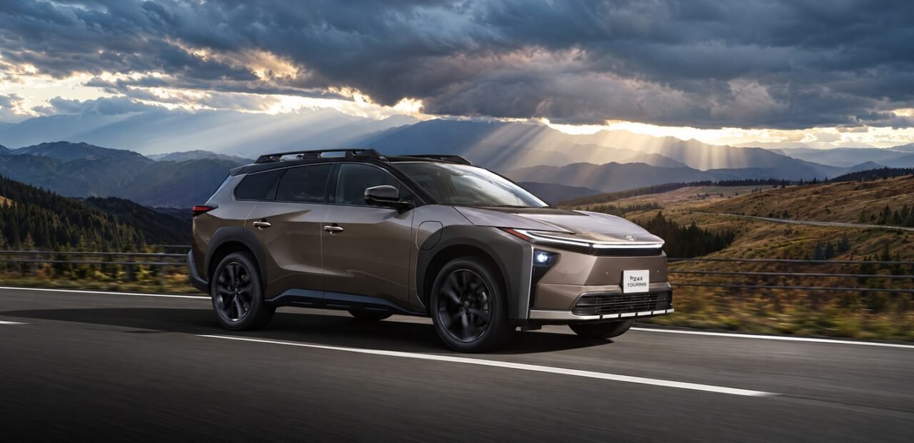 تويوتا bZ4X Touring الكهربائية المعروضة في معرض العبدالغني بقطر