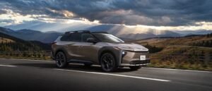 تويوتا bZ4X Touring الكهربائية المعروضة في معرض العبدالغني بقطر