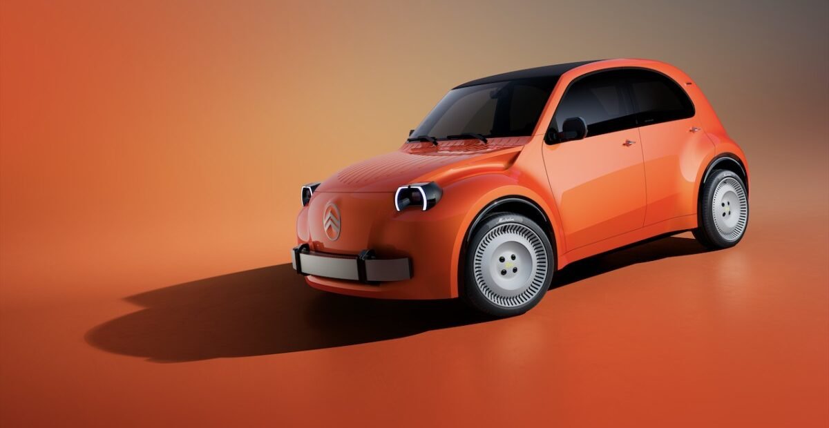 مفهوم Citroën 2 CV الكهربائي بلقطة أمامية ثلاثة أرباع؛ صورة مرجعية لمشروع فيات Koala الكهربائية المحتمل وليست صورة Fiat Koala النهائية
