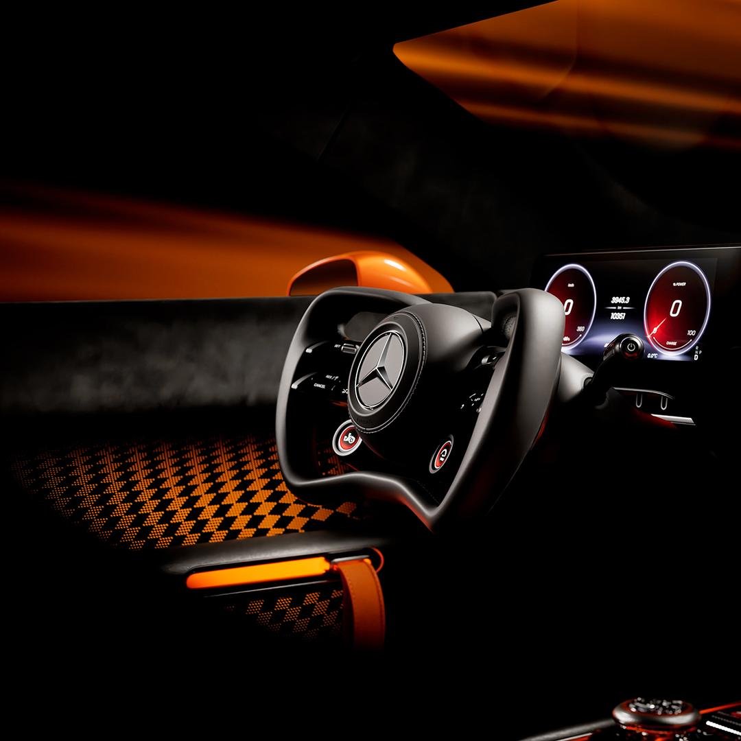 مقصورة Concept AMG GT XX الرسمية مع عجلة القيادة والشاشات