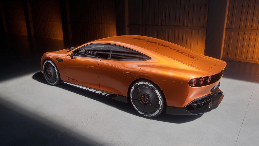 الجزء الخلفي من Concept AMG GT XX الرسمية من Mercedes-AMG كمرجع تصميمي