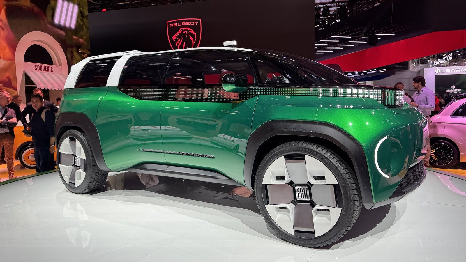 مفهوم Fiat Multiplay الأخضر داخل معرض باريس 2026