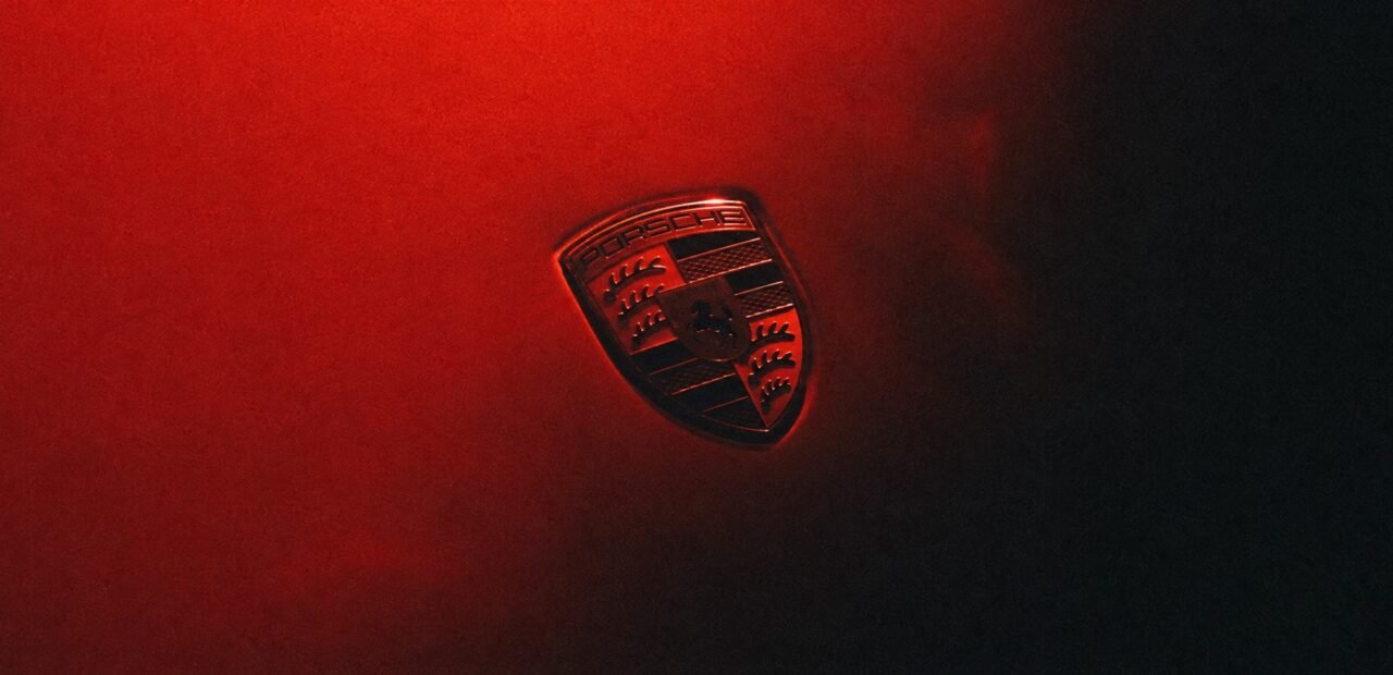 الصورة التشويقية الرسمية لمشروع Porsche Mission S قبل الكشف
