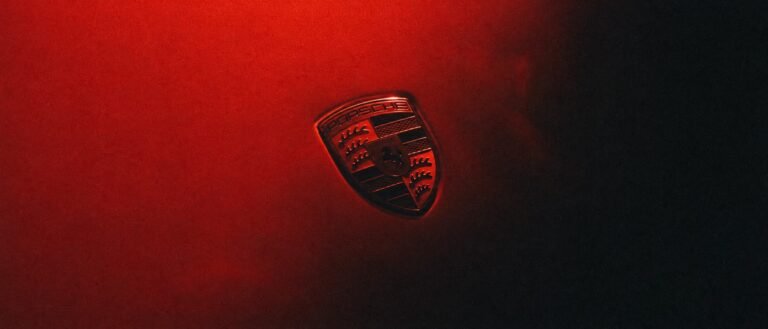 الصورة التشويقية الرسمية لمشروع Porsche Mission S قبل الكشف